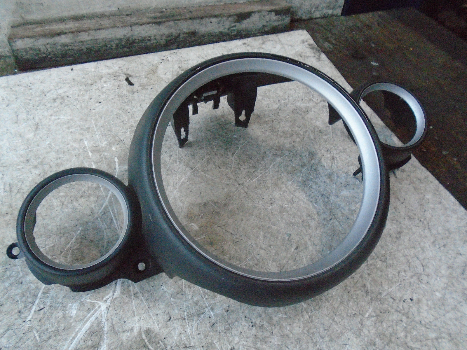 MINI COOPER 2010 R56 DASHBOARD SPEEDO CLUSTER SURROUND TRIM