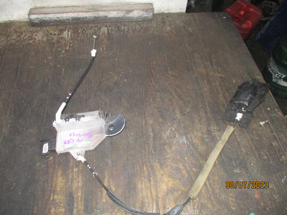 CITROEN BERLINGO 2014 OSF DRIVER SIDE FRONT DOOR LOCK MECHANISM 828412