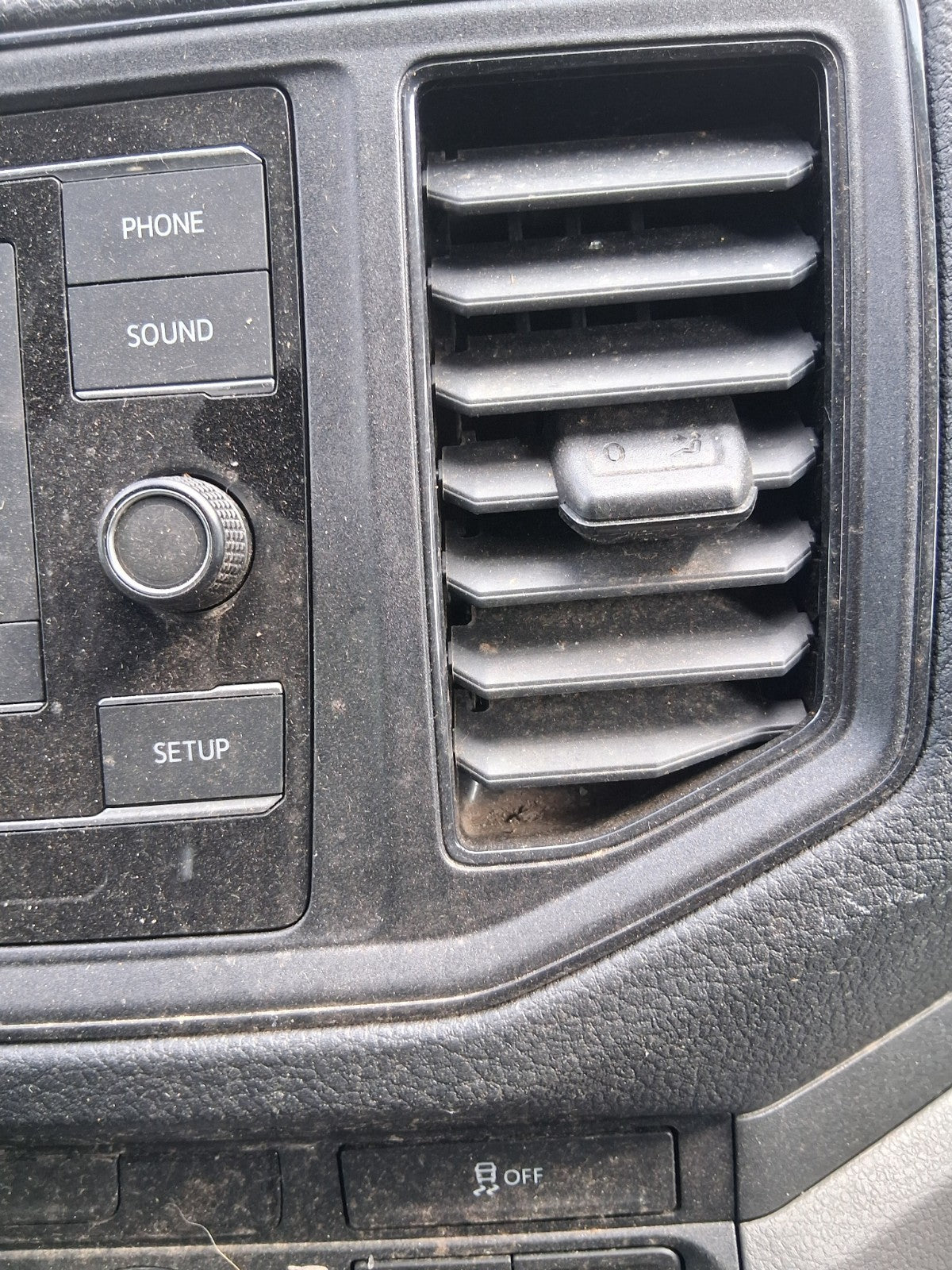 2022 VW VOLKSWAGEN CRAFTER MK2 FRONT DASHBOARD PAIR OF CENTRE AIR VENTS