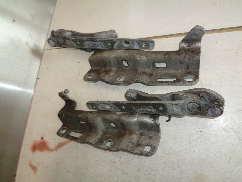 MERCEDES BENZ C CLASS W203 W209 FRONT BONNET HINGES A2038800328