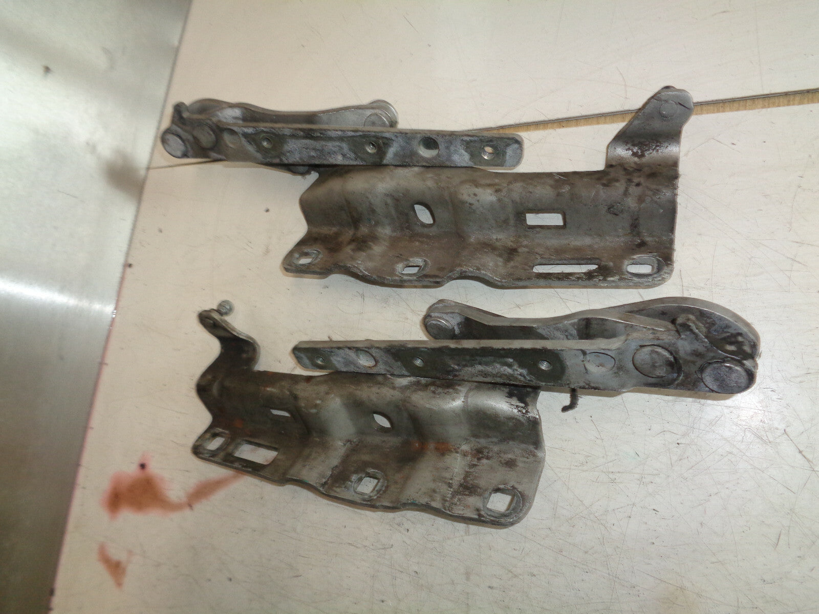 MERCEDES BENZ C CLASS W203 W209 FRONT BONNET HINGES A2038800328