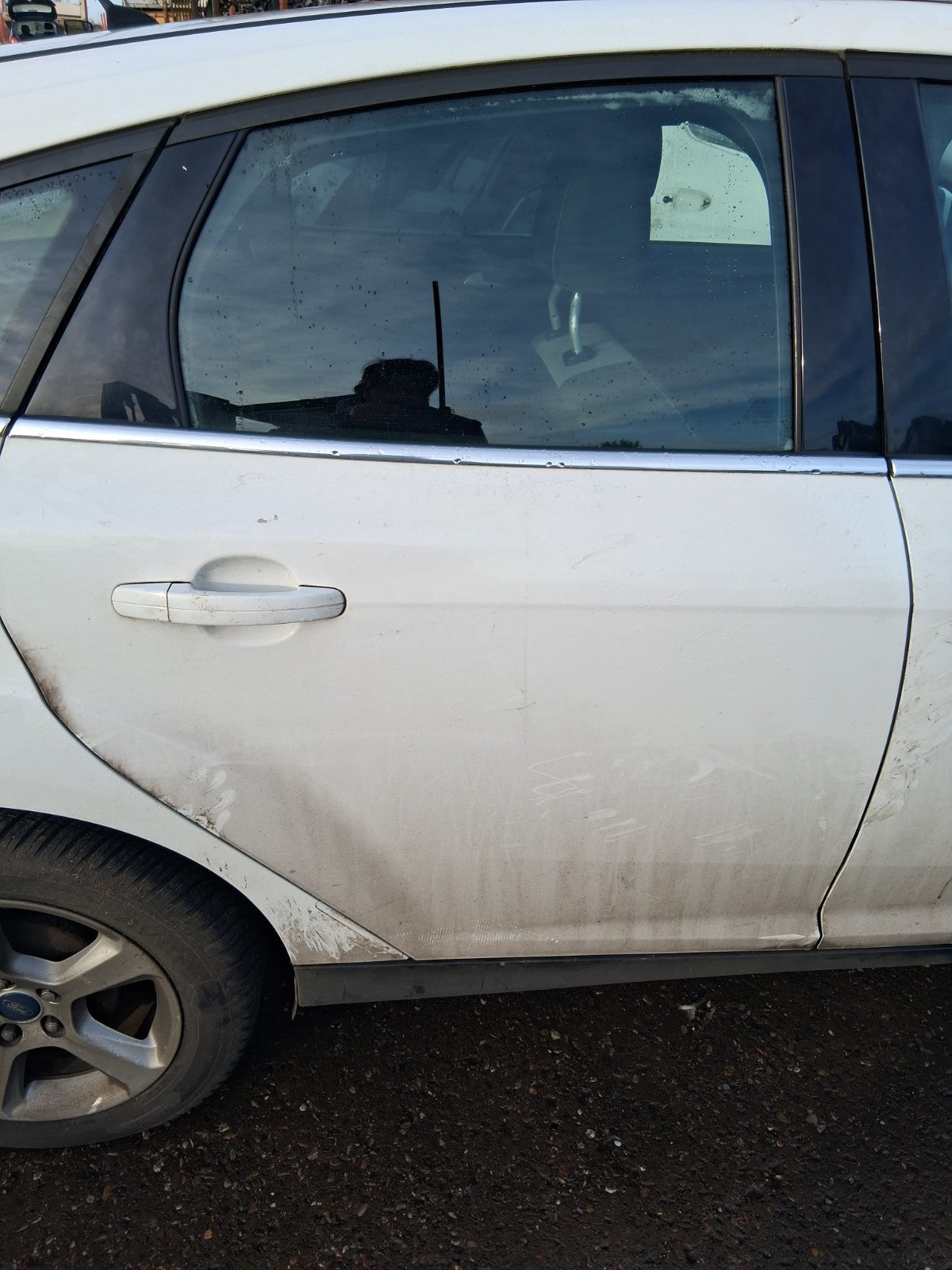 2013 FORD FOCUS MK3 HATCHBACK OSR DRIVER SIDE REAR RIGHT COMPLETE DOOR WHITE Z2
