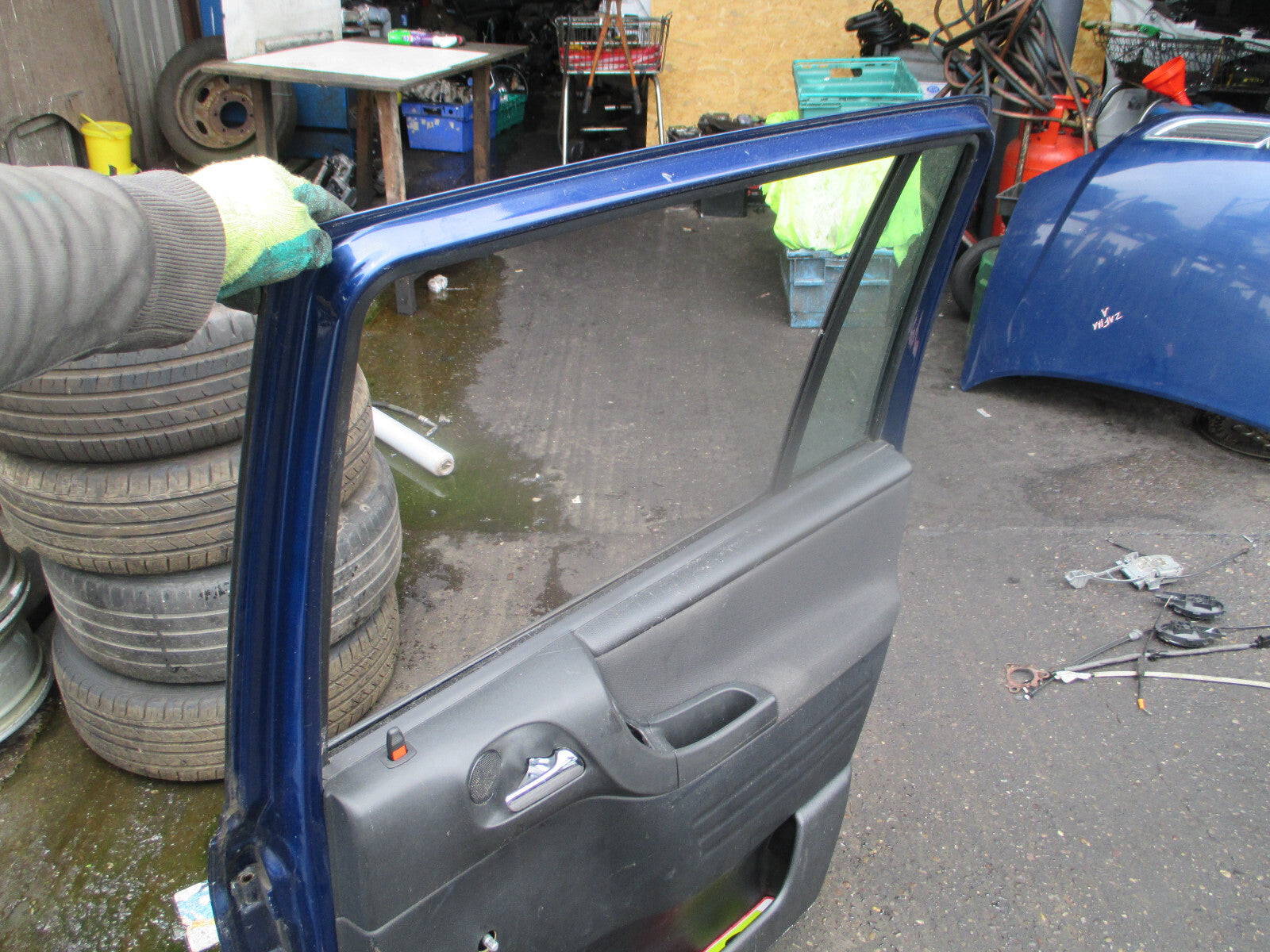 VAUXHALL ZAFIRA A 2004 OSR DRIVER SIDE REAR COMPLETE DOOR BLUE
