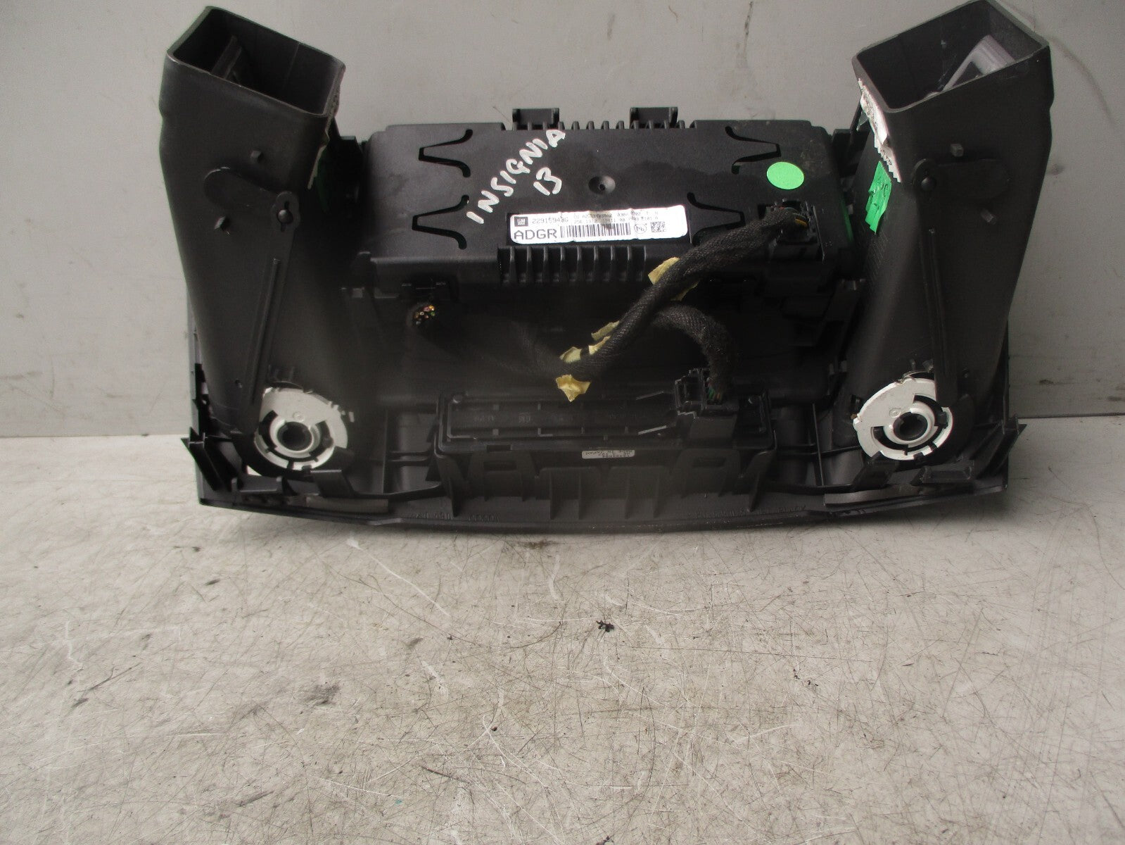 2013 VAUXHALL INSIGNIA MK1 MULTIMEDIA SCREEN DISPLAY AND AIR VENTS 22915943G