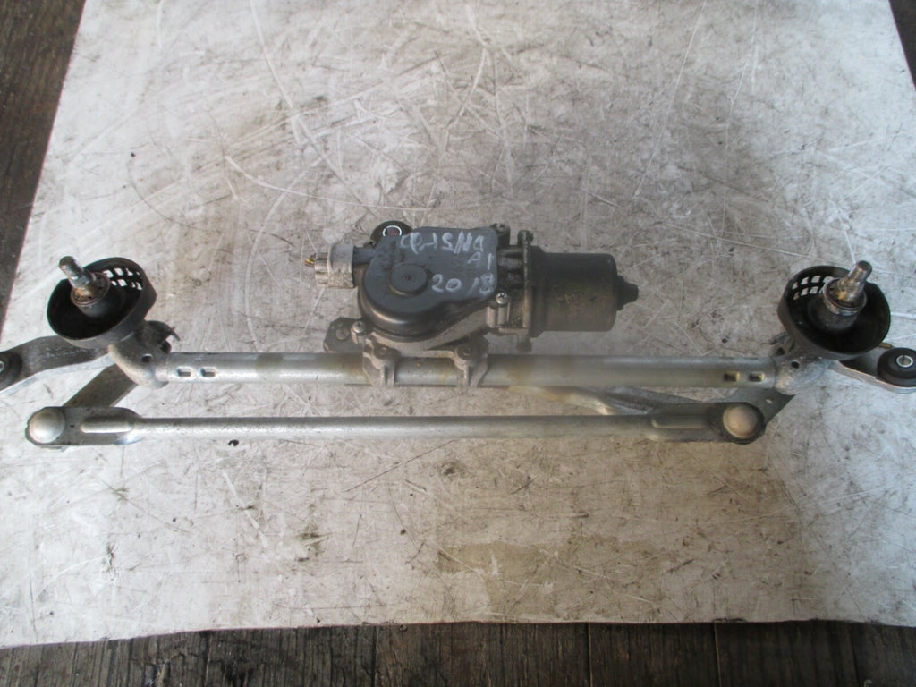 NISSAN QASHQAI 2018 J11 FRONT WINDSCREEN WIPER MOTOR WITH LINKAGES