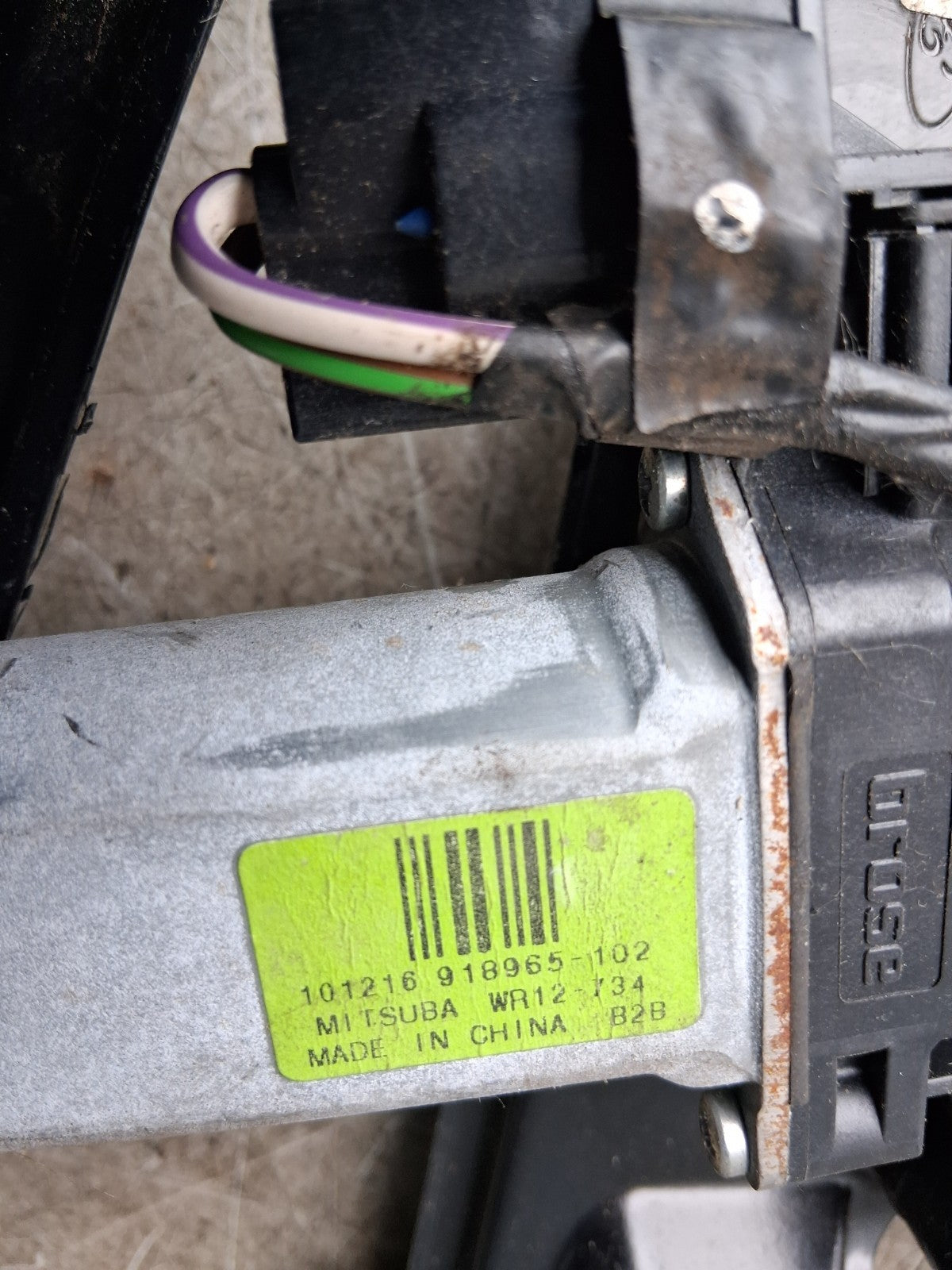 2011 FORD FOCUS SIDE FRONT WINDOW REGULATOR AND MOTOR 924128 104