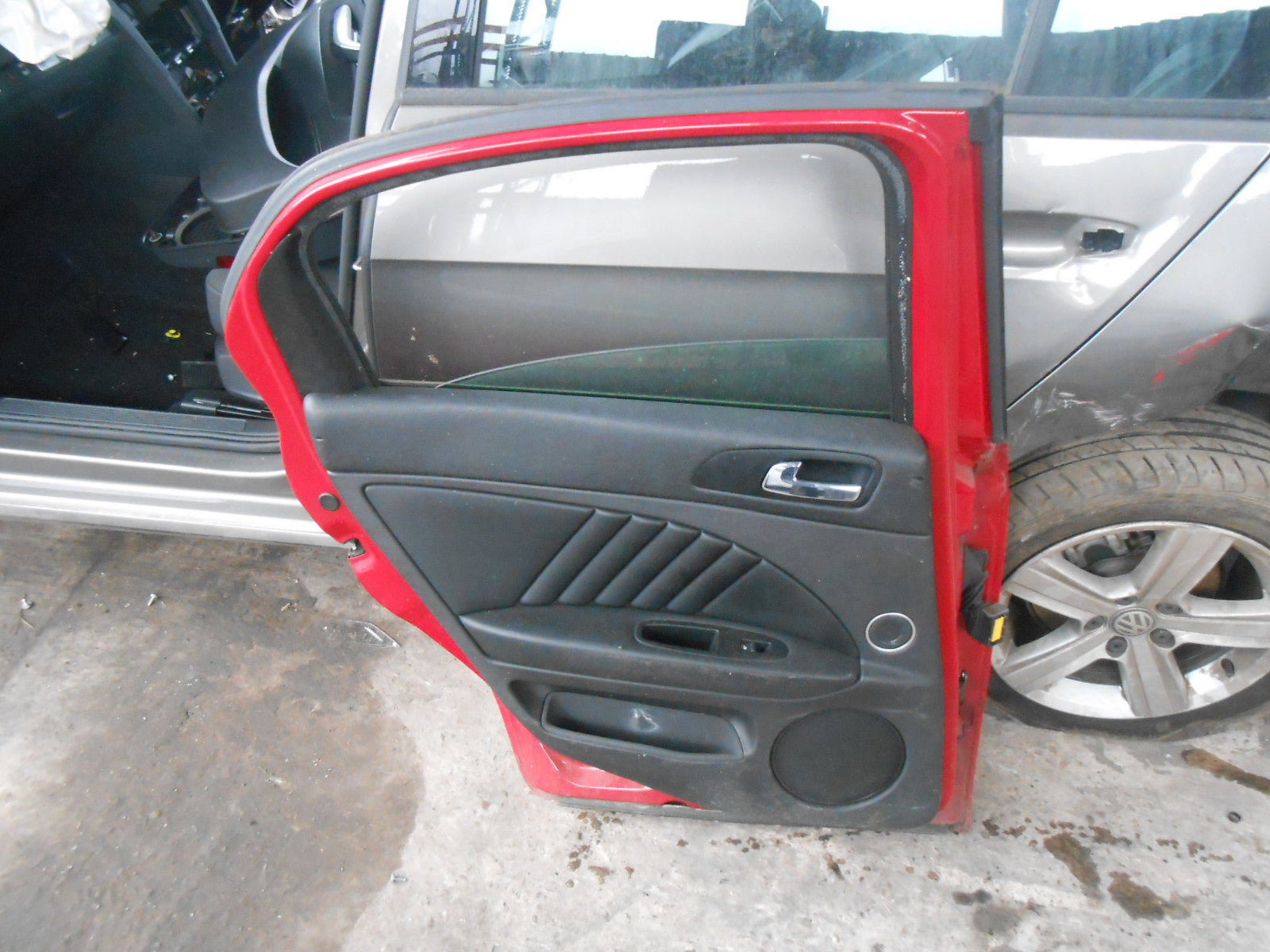 ALFA ROMEO 159 939 (MK1) SALOON NSR PASSENGER REAR DOOR COMPLETE 289/A RED