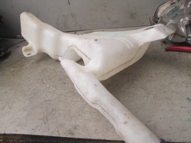 2016 FORD FIESTA MK7 WINDSCREEN WASHER BOTTLE PUMP 8A6117B613
