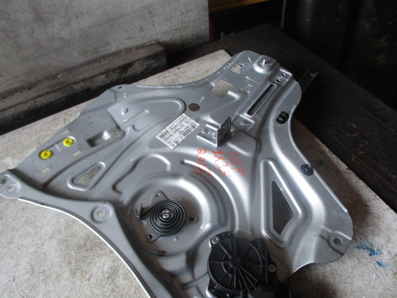 HYUNDAI I40 2012 OSF DRIVER SIDE FRONT WINDOW MOTOR REGULATOR