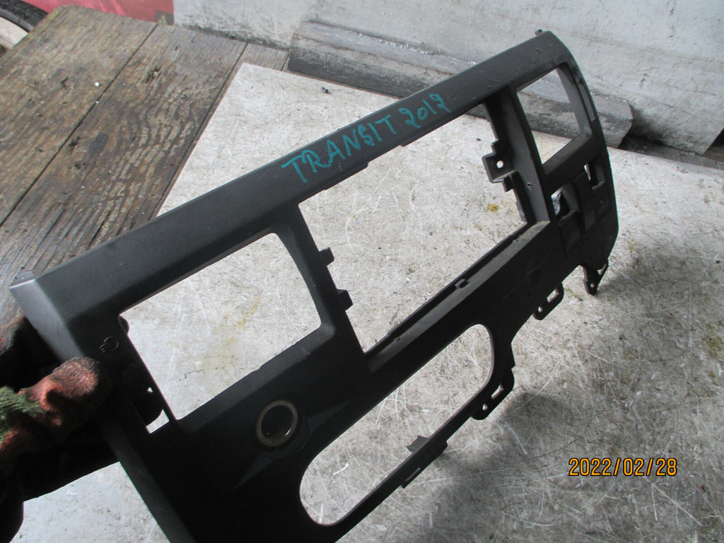 FORD TRANSIT MK7 2012 RADIO MOUNTING DASH CENTRE TRIM 6C11V047A04BW