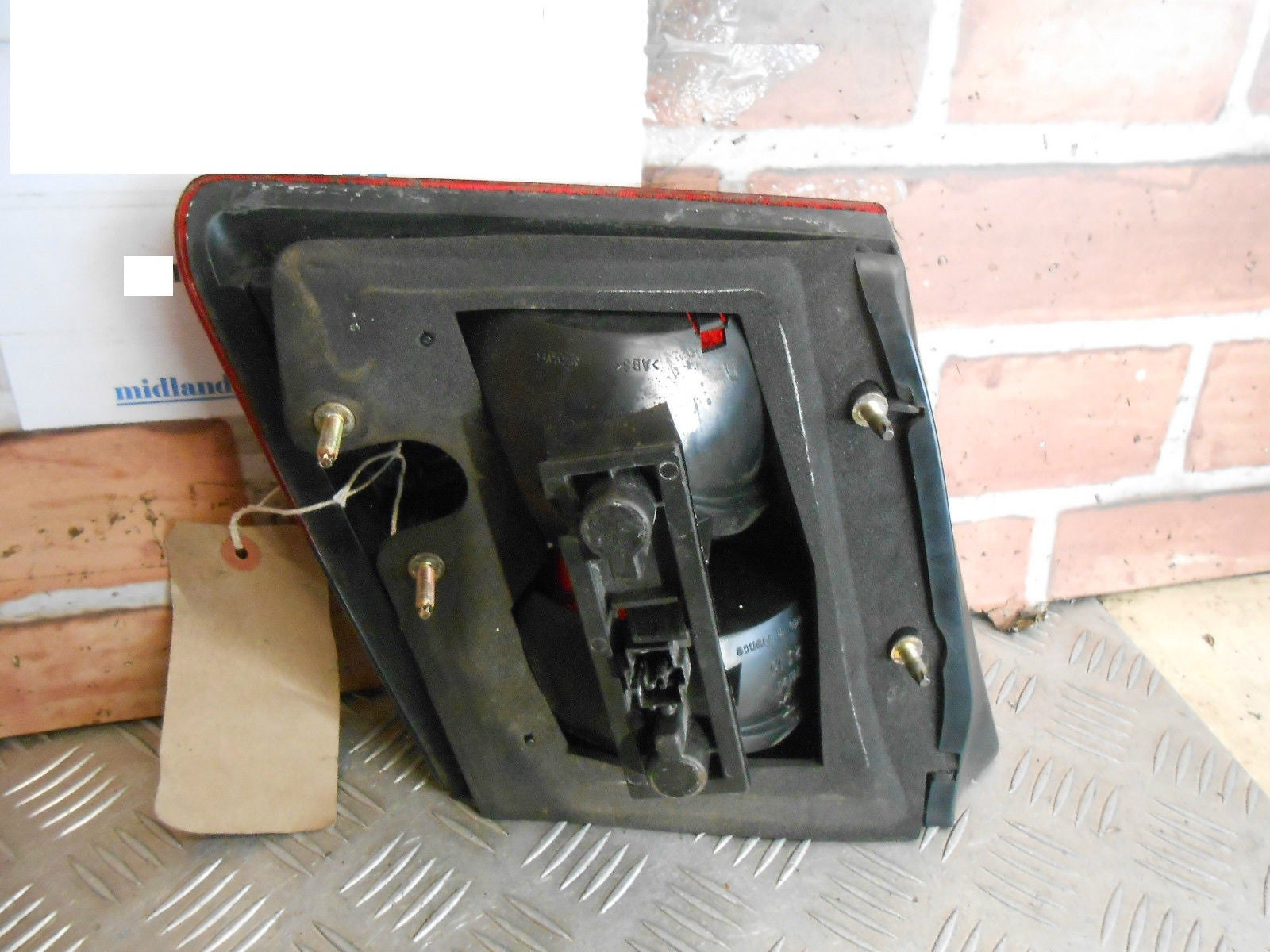 SAAB 95 YS3E 1997 OSR DRIVER SIDE REAR INNER BRAKE TAIL LIGHT CLUSTER 2315
