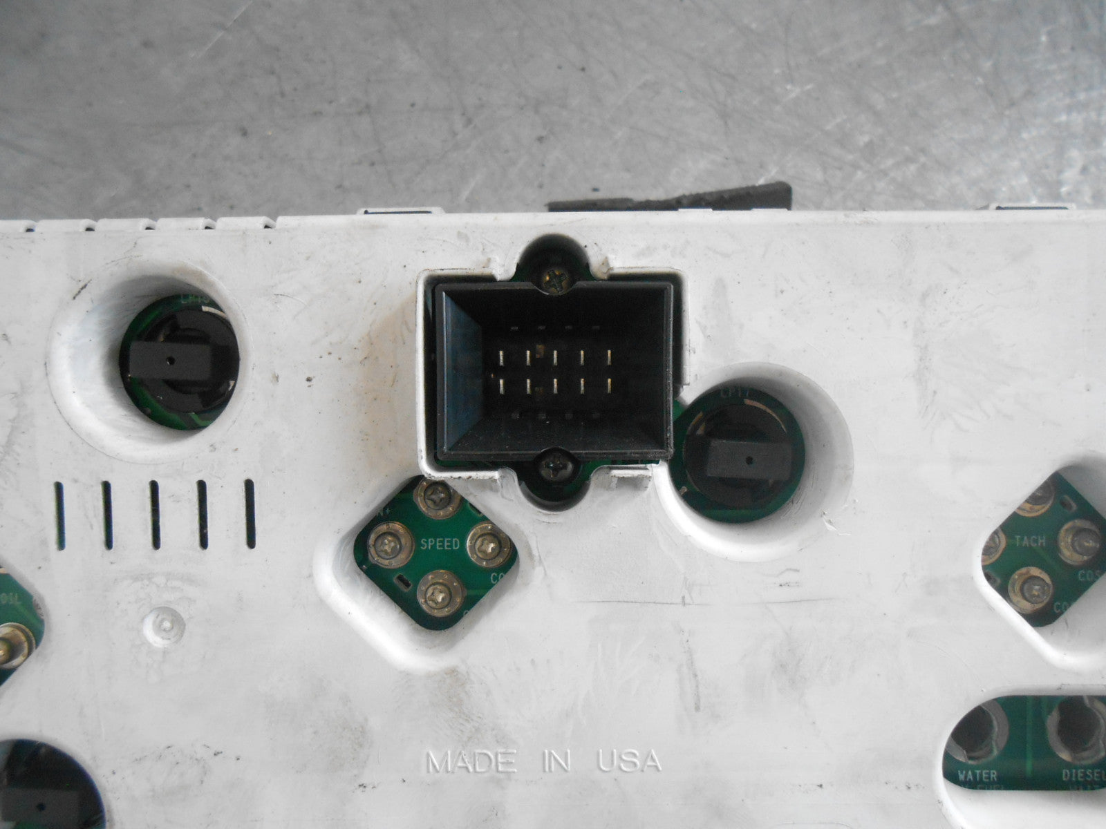JEEP CHEROKEE ZJ (MK2) 1998 4.0 (M2ZJ) CLOCKS SPEEDO INSTRUMANT CLUSTER 56037250