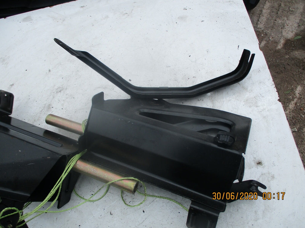 PEUGEOT 307 CC 307CC 2006 DRIVER PASSENGER SIDE FOLDING ROOF SUPPORT BRACKETS