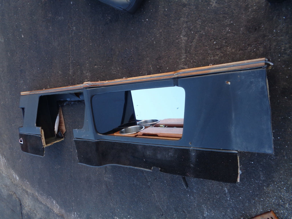 LINCOLN TOWN CAR LIMOUSINE RIGHT SIDE CONVIENCE SIDE COMPARTMENT