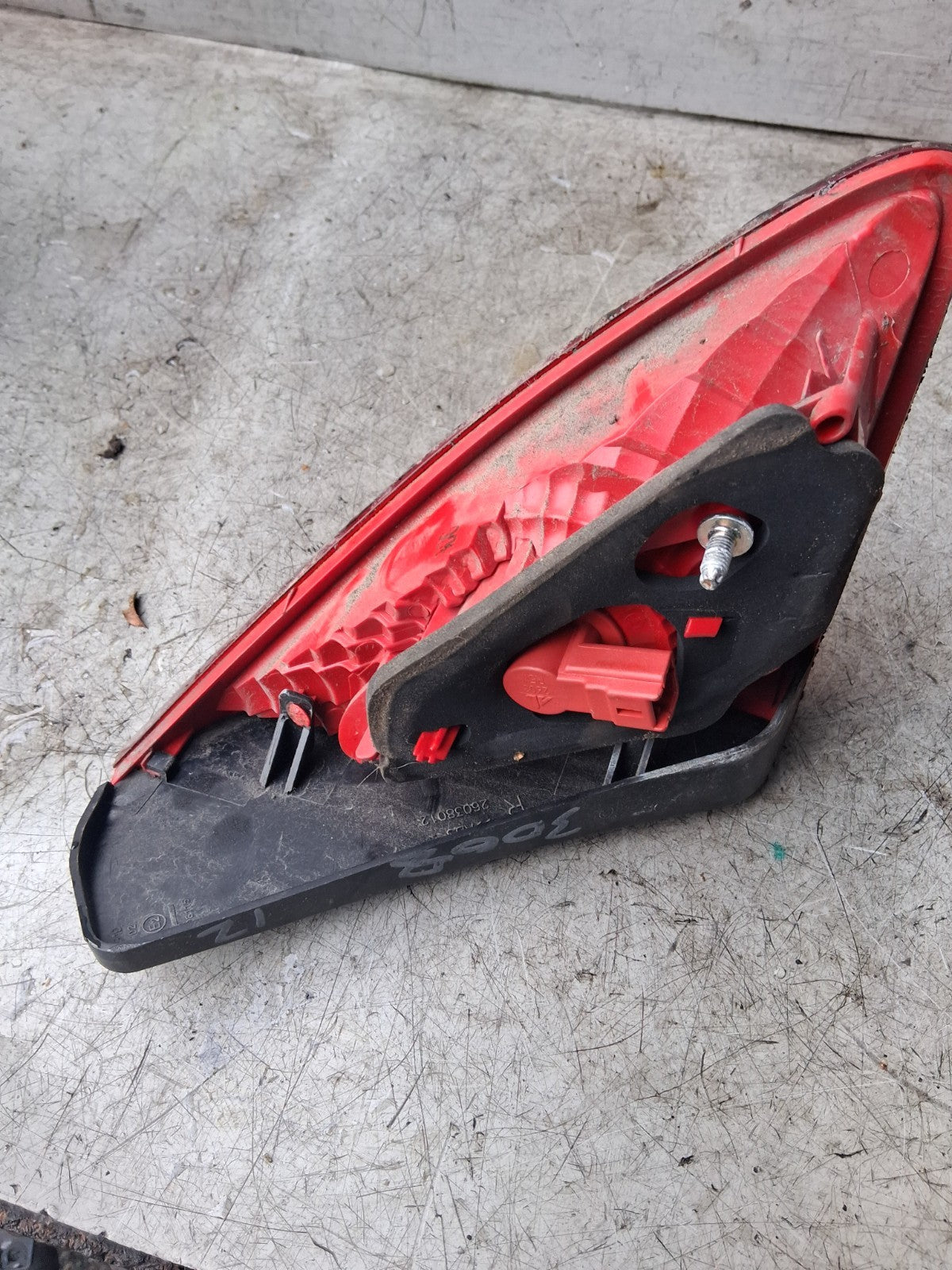 2012 PEUGEOT 3008 OSR DRIVER SIDE REAR TAIL GATE LIGHT 26038012