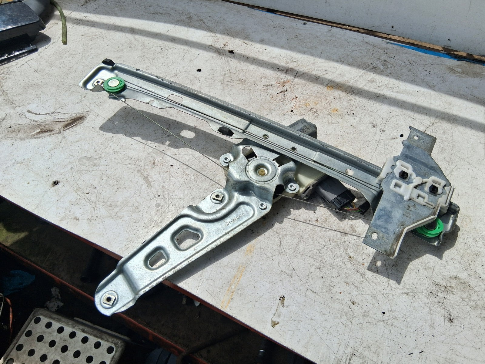 2012 PEUGEOT 3008 MK1 OSF DRIVER SIDE FRONT WINDOW MOTOR REGULATOR 9682808880