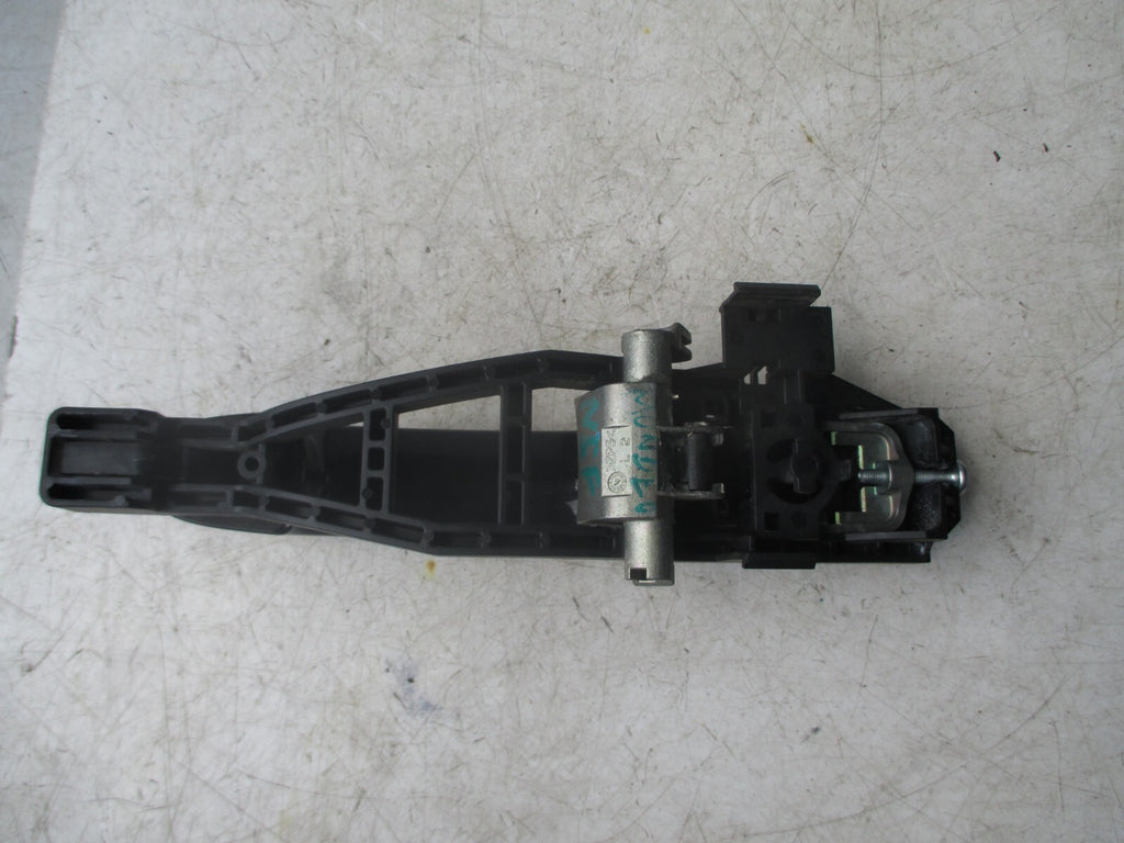FORD MONDEO MK4 2010 NSF PASSENGER SIDE FRONT EXTERIOR DOOR HANDLE BRACKET BLACK