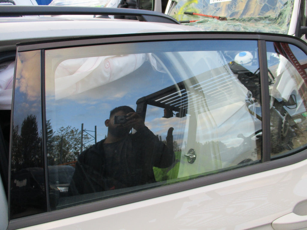 2023 VOLKSWAGEN T CROSS NSR PASSENGER SIDE REAR MAIN WINDOW GLASS
