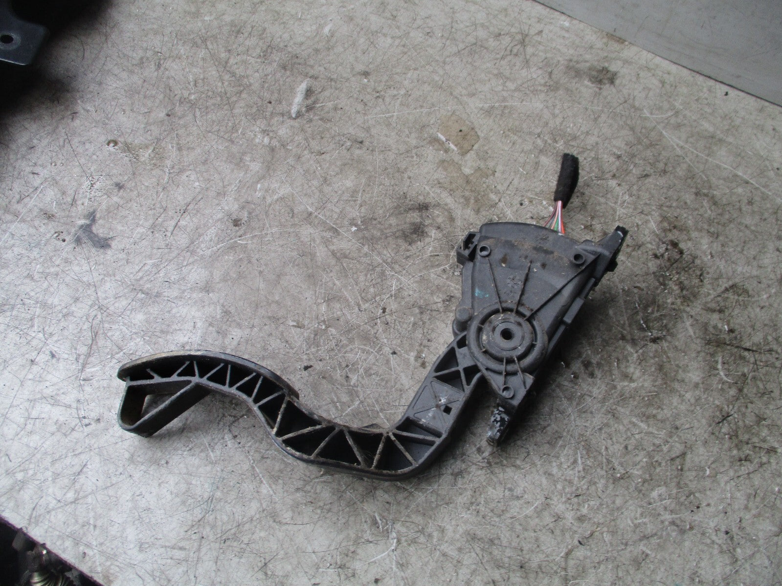 2013 RENAULT MASTER MK3 THROTTLE PEDAL 8200672371C