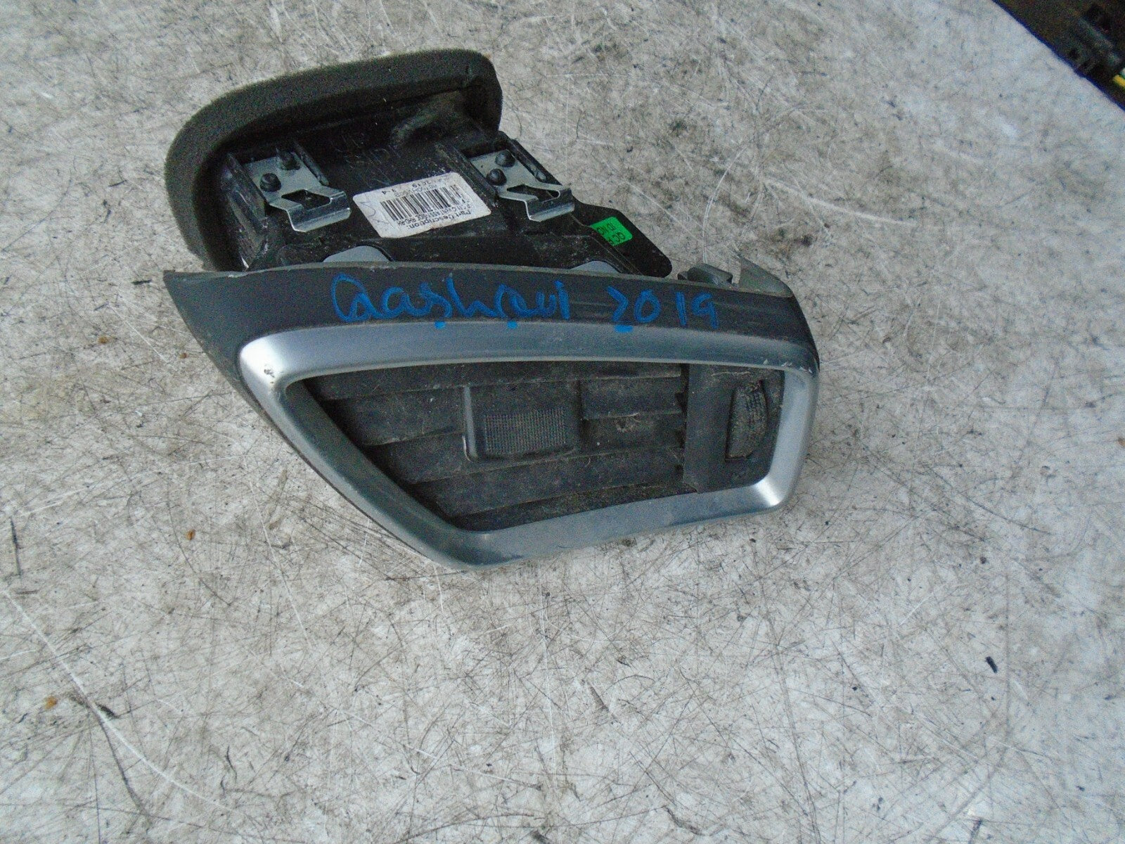 NISSAN QASHQAI J11 MK2 2019 OSF FRONT DRIVER SIDE DASHBOARD AIR VENT 687604EA0A