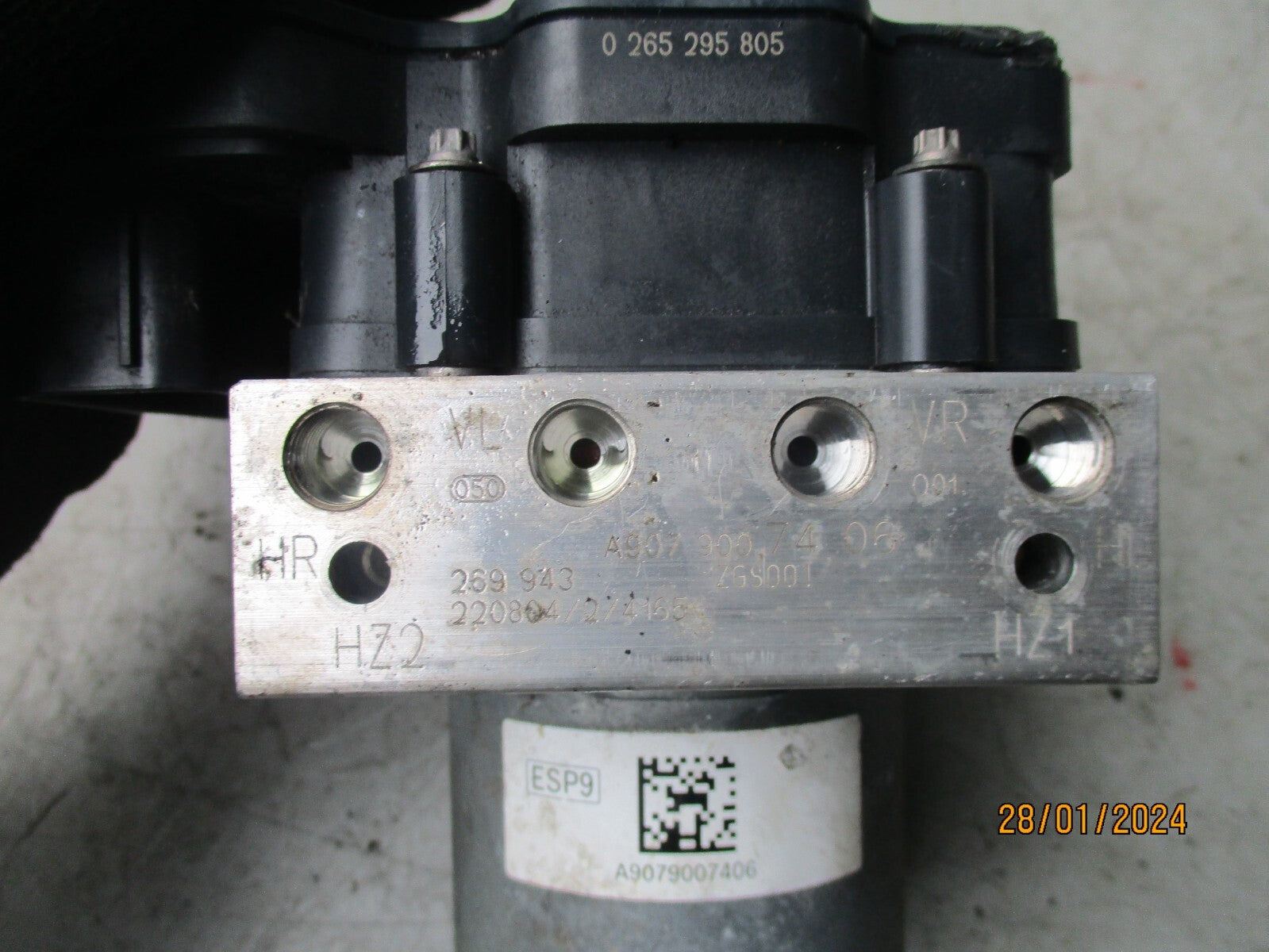 MERCEDES BENZ SPRINTER W907 2023 ABS PUMP MODULATOR A9079007406