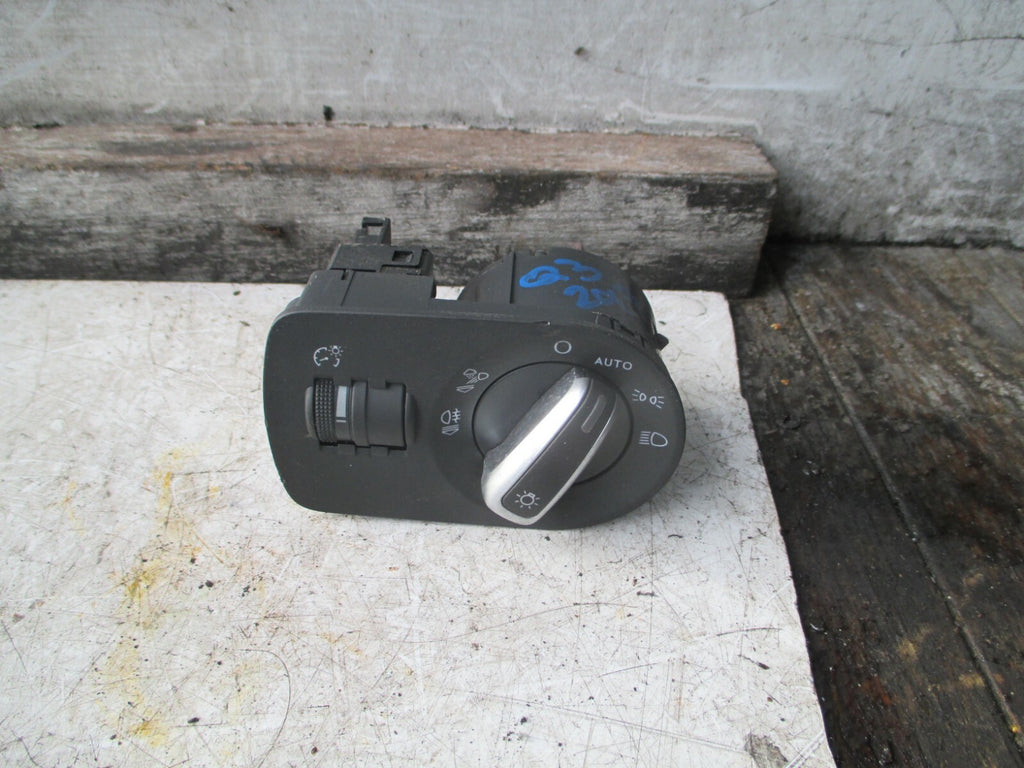 AUDI Q3 8U 2017 HEADLIGHT FOG LIGHT CONTROL SWITCH 8X2941531