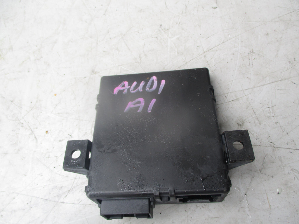 AUDI A1 8X 2015 GATEWAY CONTROL MODULE 8U0907468
