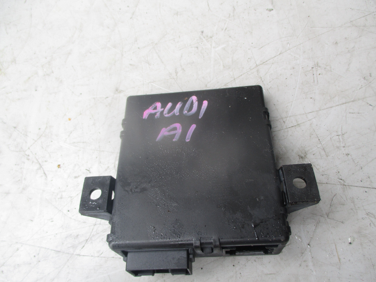 AUDI A1 8X 2015 GATEWAY CONTROL MODULE 8U0907468