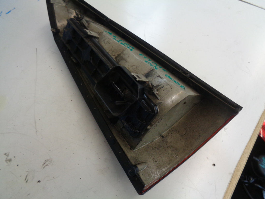 VAUXHALL ASTRA 2002 MK4 REAR OS DRIVER SIDE REAR TAIL LIGHT