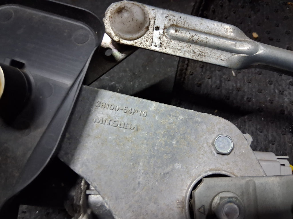 2022 SUZUKI VITARA MK4 FRONT WINDSCREEN WIPER MOTOR & LINKAGE 3810054P10