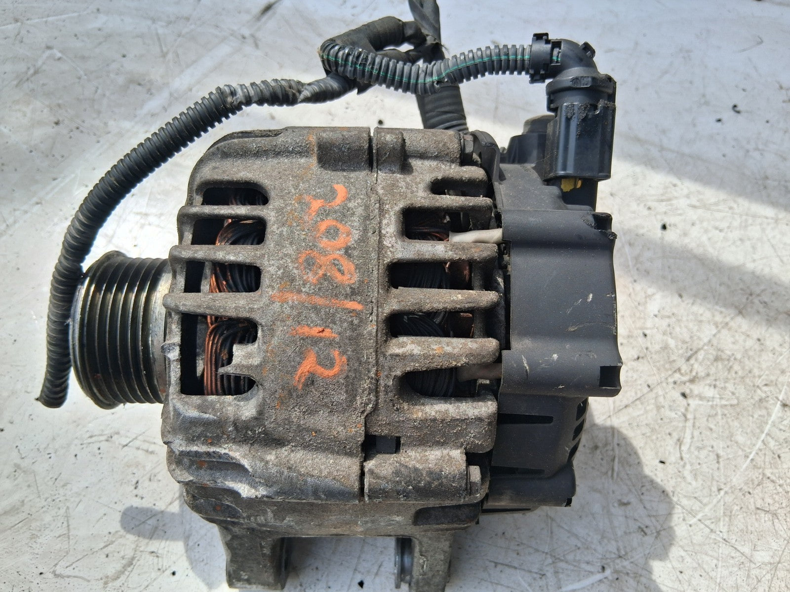 2012 PEUGEOT 208 ALTERNATOR 9818677980