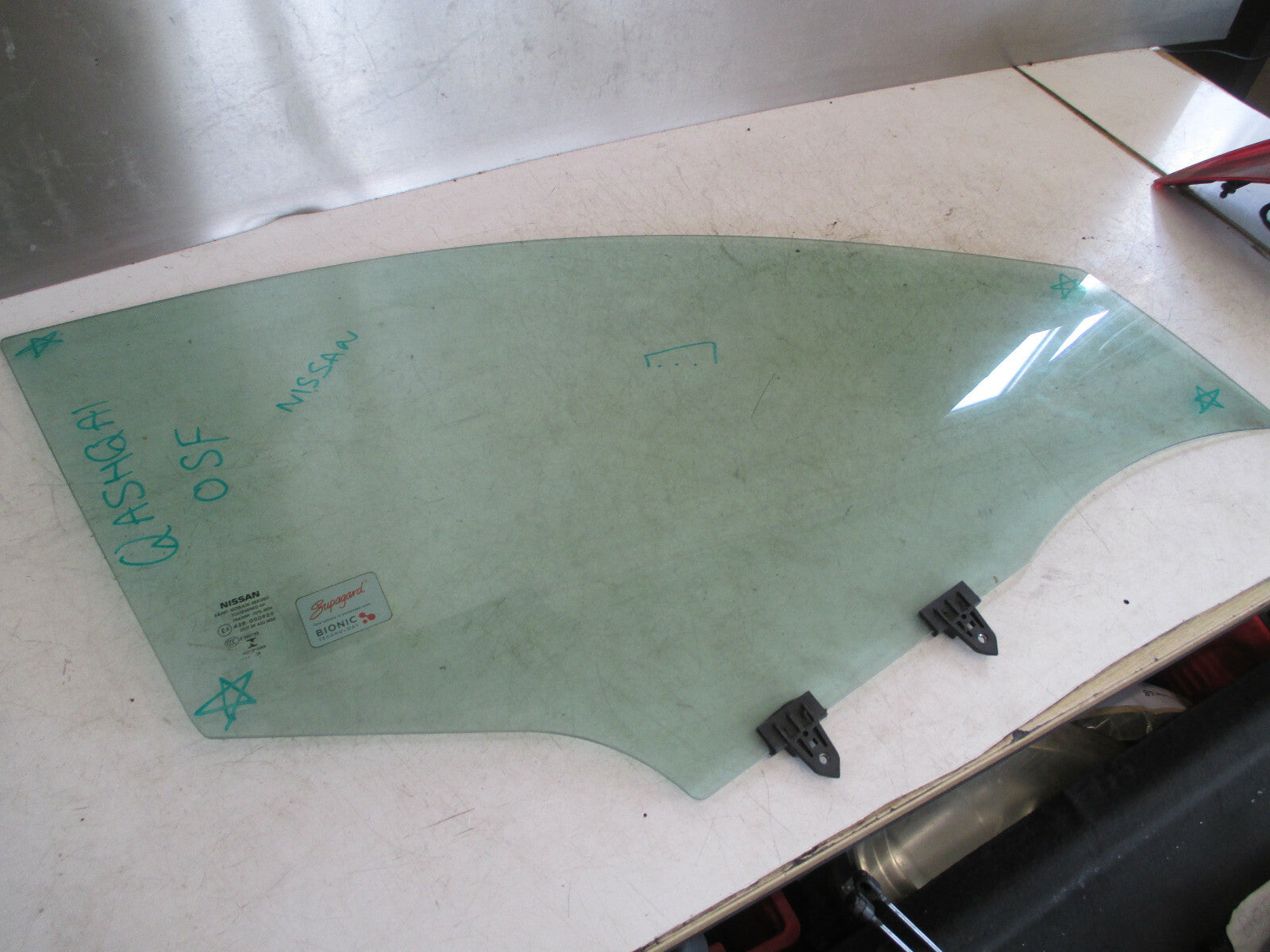 NISSAN QASHQAI J11 MK2 OSF DRIVER SIDE FRONT DOOR WINDOW GLASS