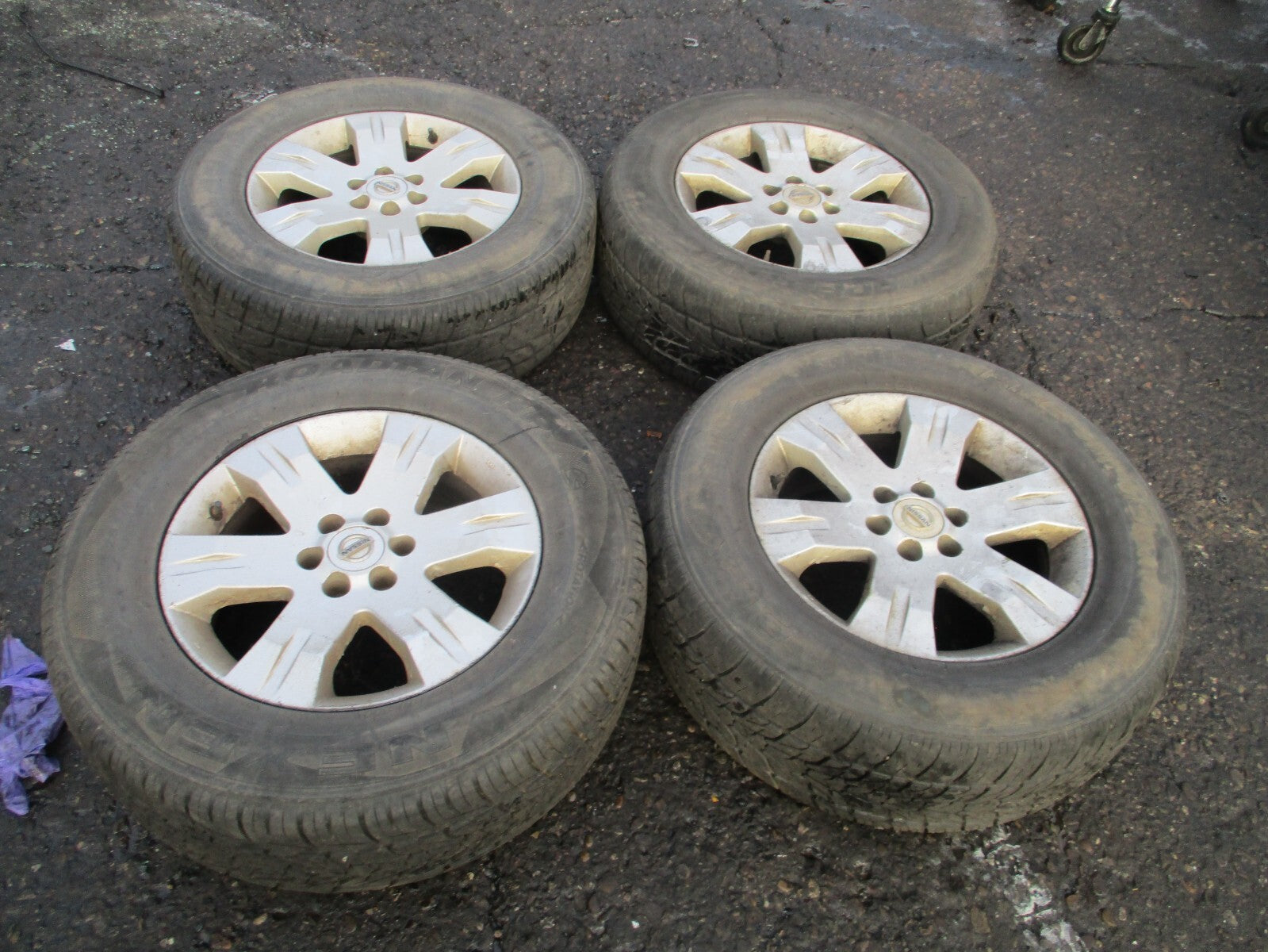 2006 NISSAN PATHFINDER R51 4 x ALLOY WHEEL SET WITH TYRE 255/65R17