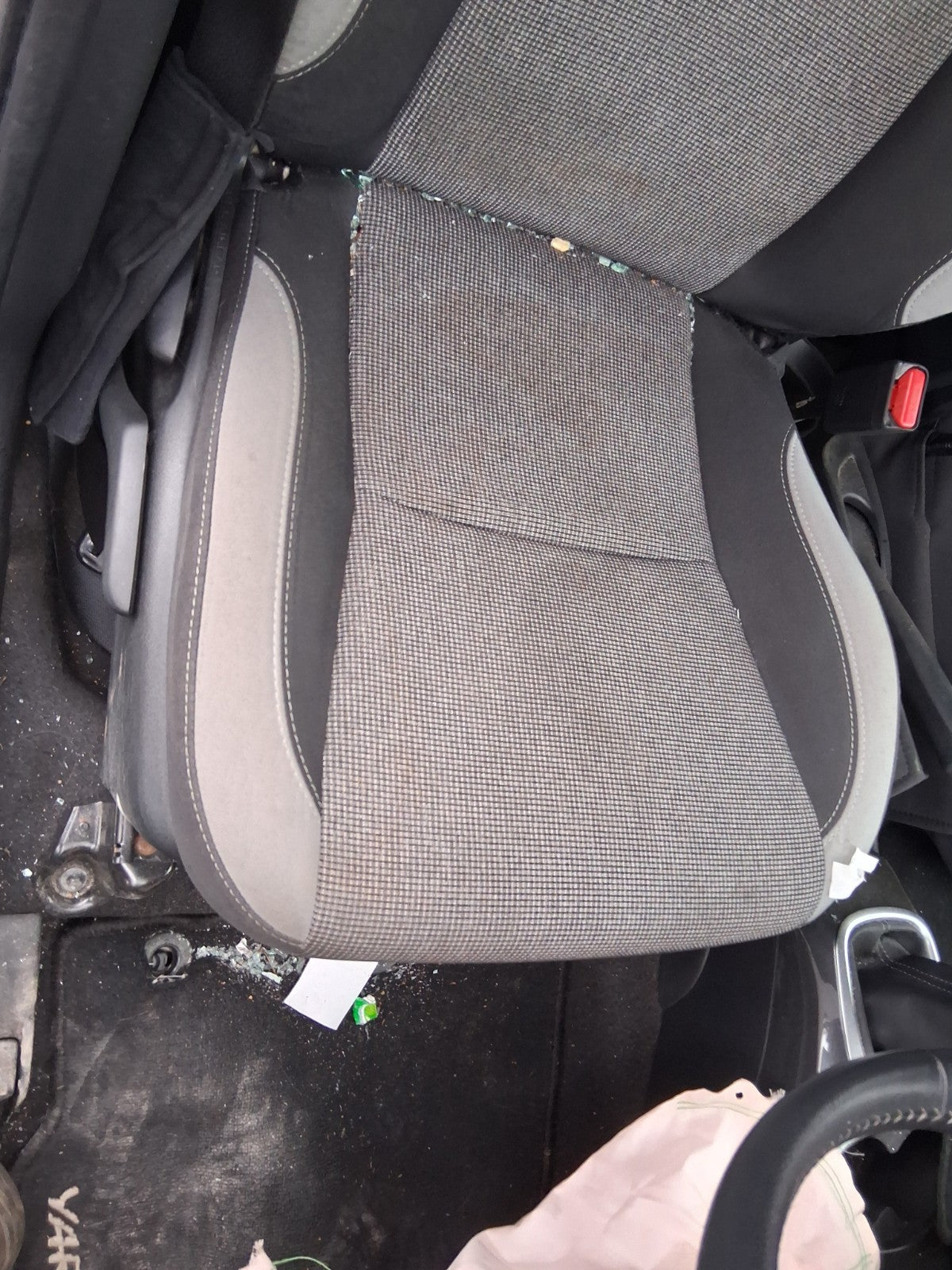 TOYOTA YARIS MK3 2019 OSF DRIVER SIDE FRONT COMPLETE SEAT FABRIC