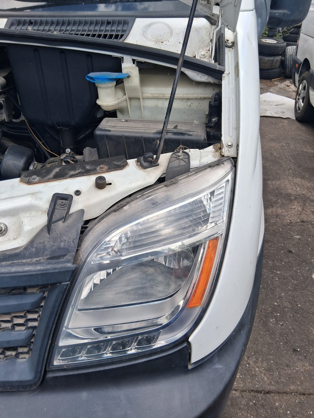 2020 SAIC LDV V80 NSF PASSENGER SIDE FRONT LEFT HEADLIGHT HEAD LAMP