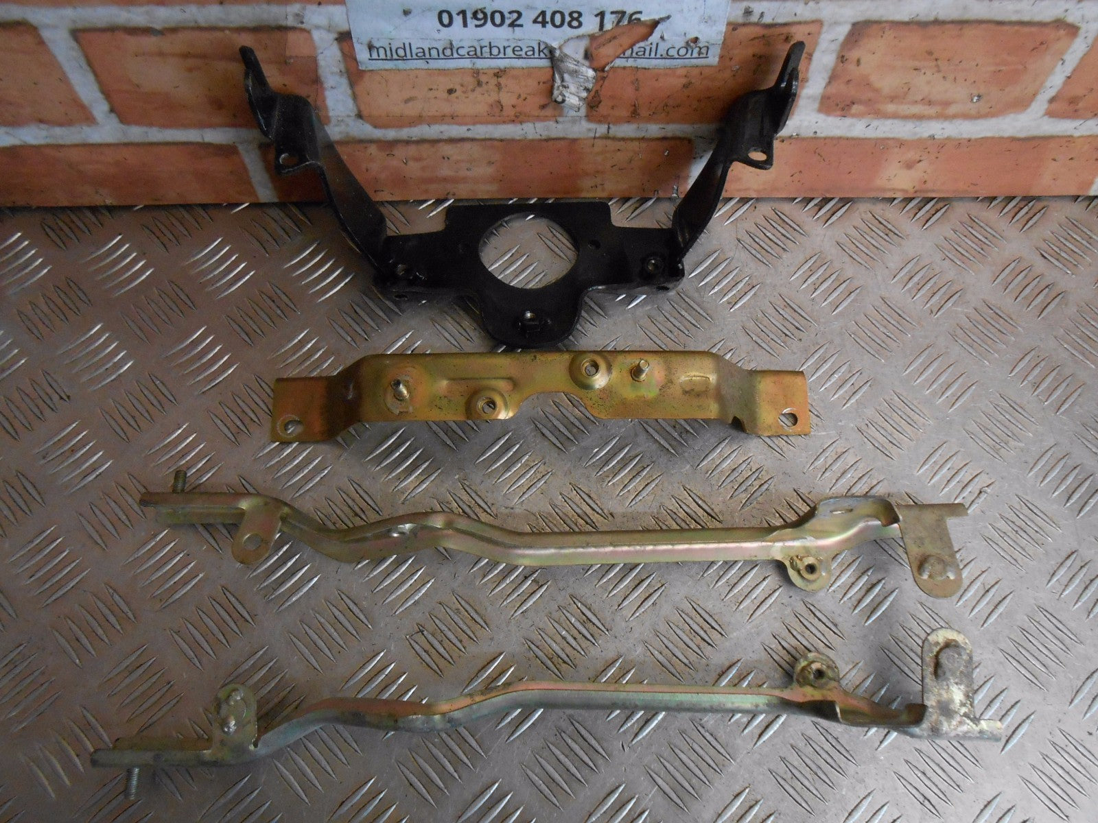 PEUGEOT V CLIC 50 2011 JOB LOT 4 X METAL BRACKET SUPPORT FRAME HANGERS