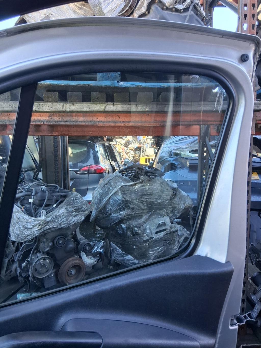 2017 VAUXHALL VIVARO MK2 OSF DRIVER SIDE FRONT RIGHT MAIN WINDOW GLASS