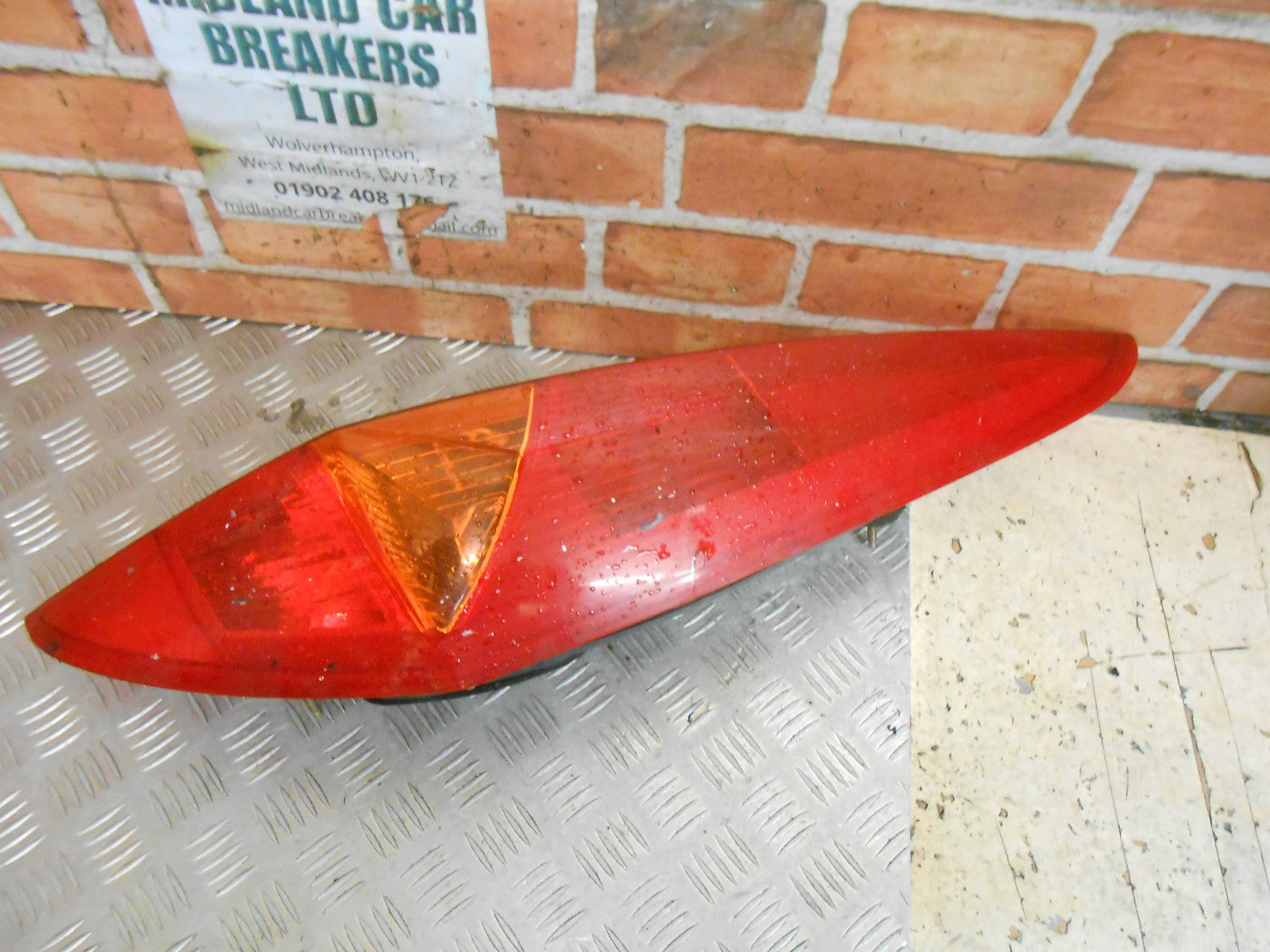 FIAT PUNTO 2002 3 DOOR OSR DRIVER SIDE REAR BRAKE TAIL LIGHT 286202