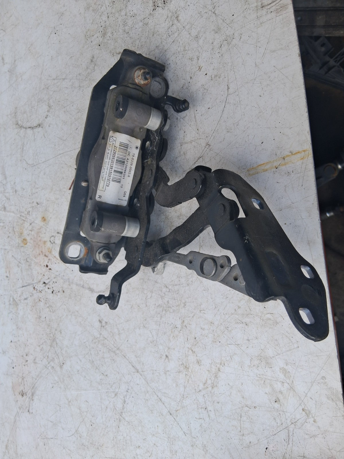 2015 MERCEDES BENZ C CLASS W204 NS PASSENGER SIDE BONNET ACTUATOR A2129066201