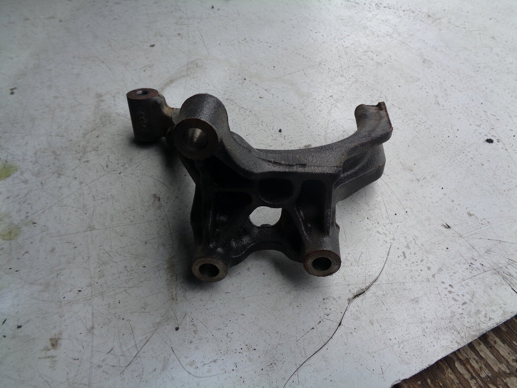 VW VOLKSWAGEN MK7 EXHAUST MANIFOLD RIGHT 04l425