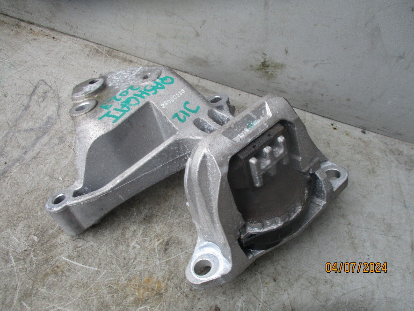 NISSAN QASHQAI J12 2023 1.3 PETROL OS DRIVER SIDE FRONT ENGINE MOUNT 112326UB0A