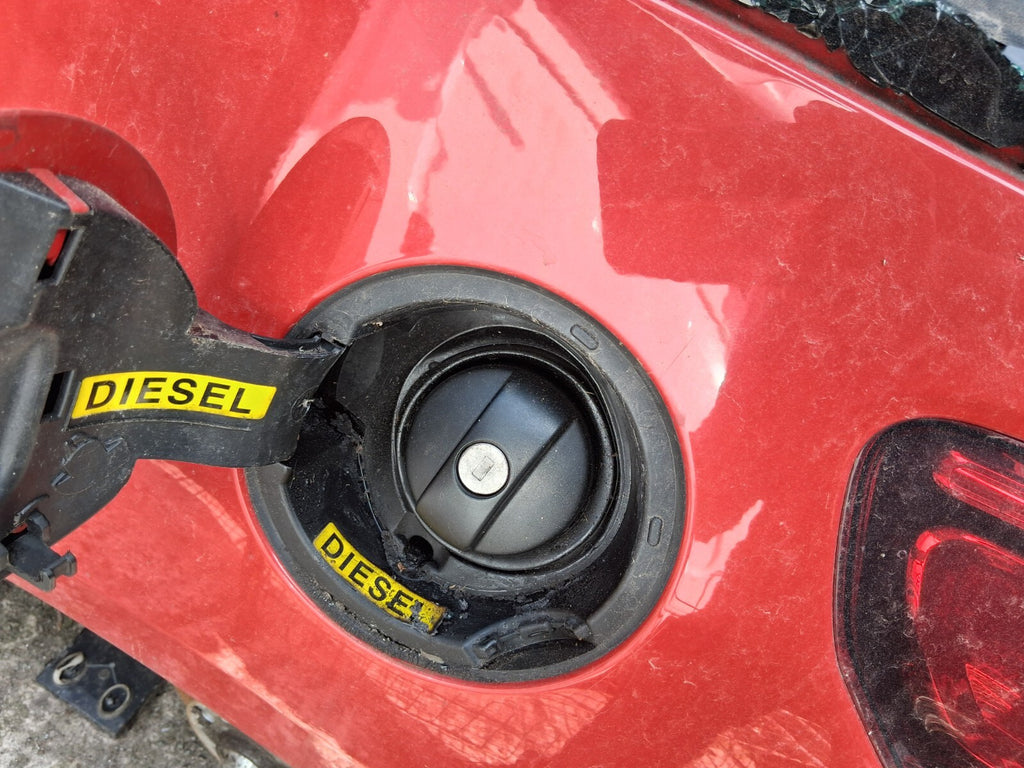 2012 CITROEN DS3 3 DOOR FUEL FILLER CAP FLAP LID COVER KKN EXY ROUGE ADEN