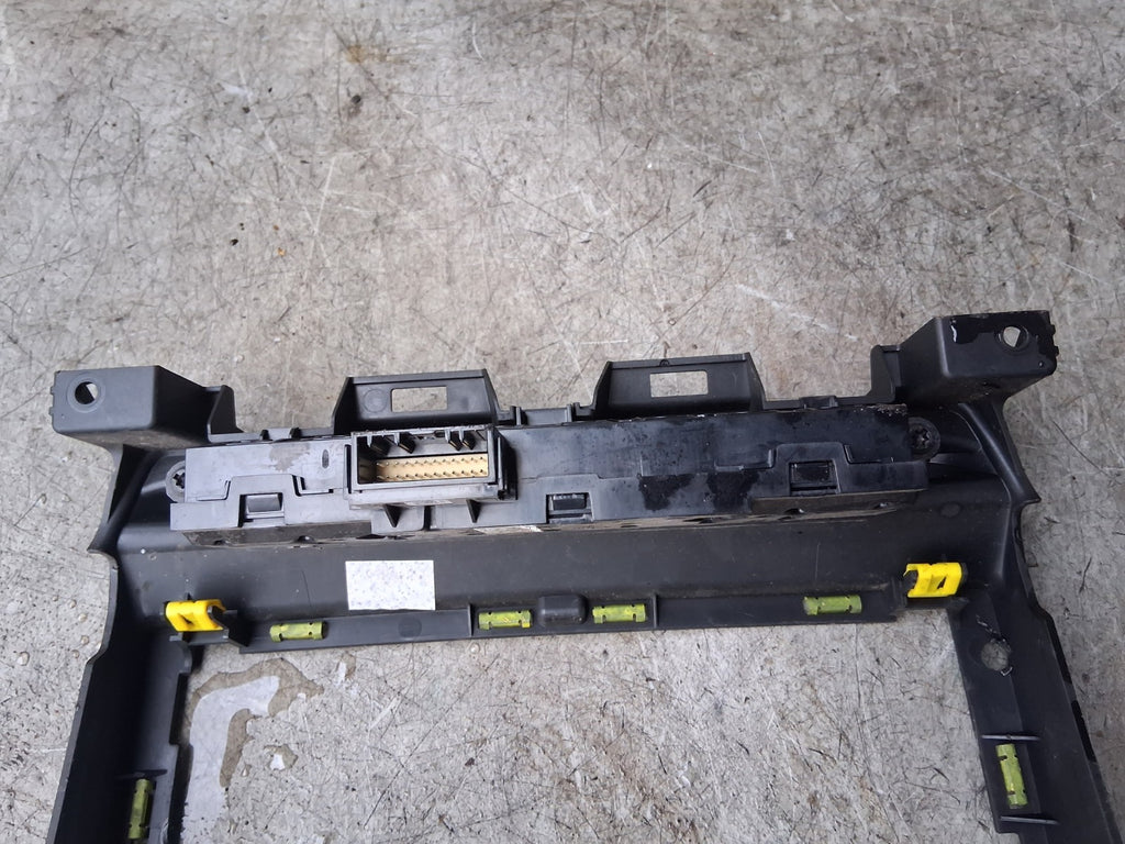 2020 RENAULT MASTER MK3 RADIO CD PLAYER HAZARD BUTTON TRIM COVER 283E81404R