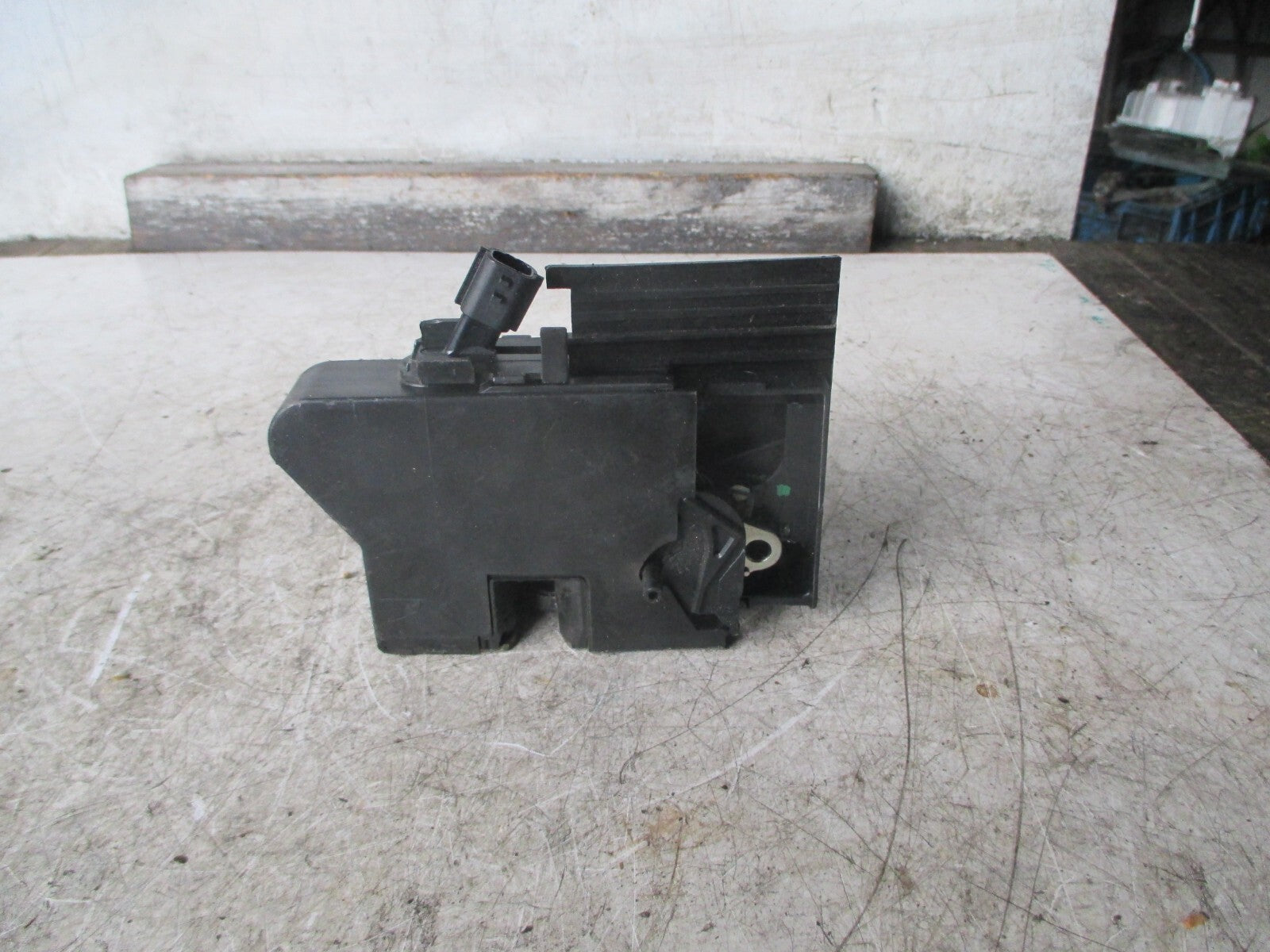DACIA LOGAN 2016 MK2 PASSENGER SIDE DOOR LOCK MACHANISM