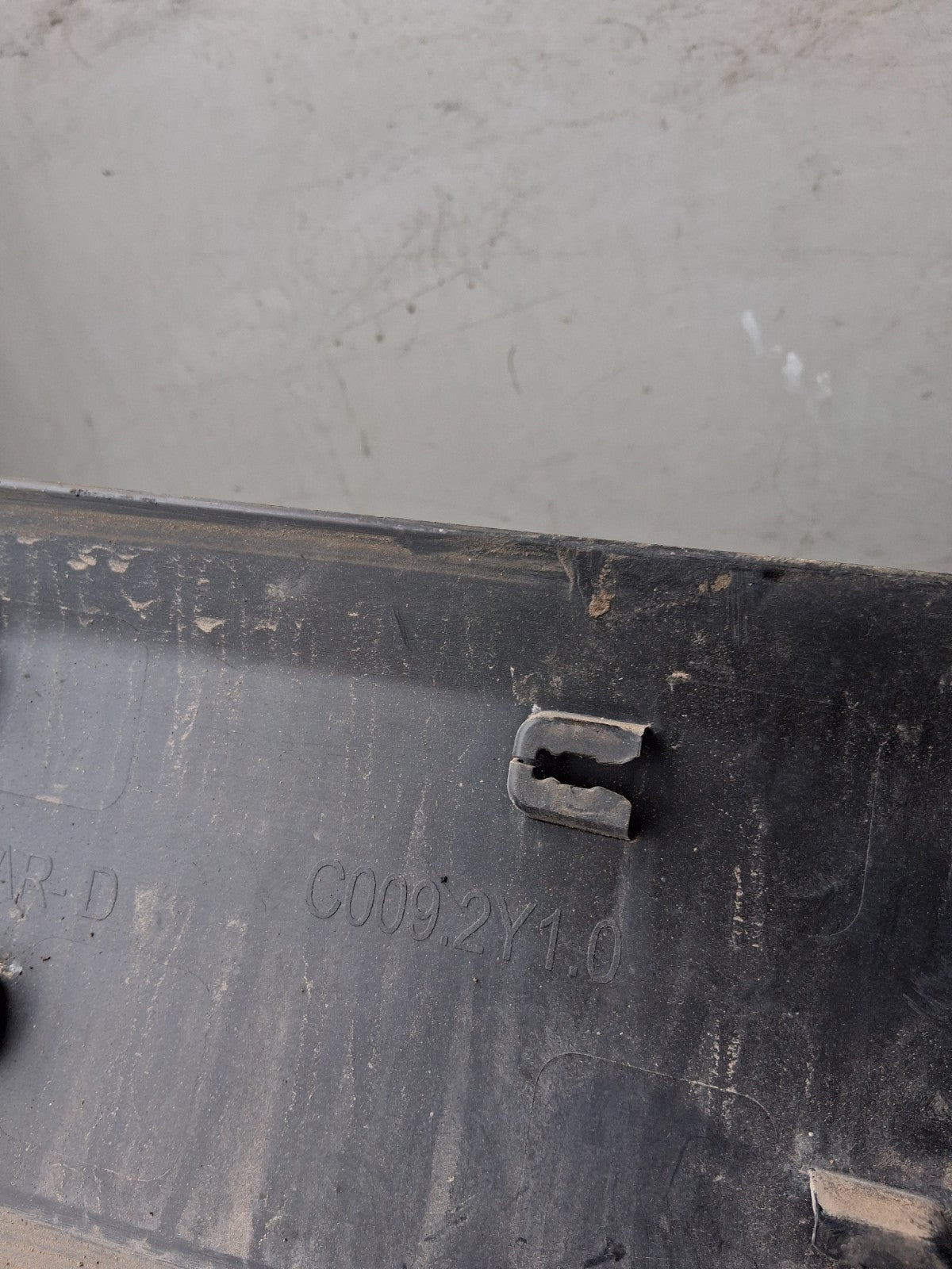 2009 PEUGEOT PARTNER OSR DRIVER SIDE REAR DOOR MOULDING TRIM C0092Y10