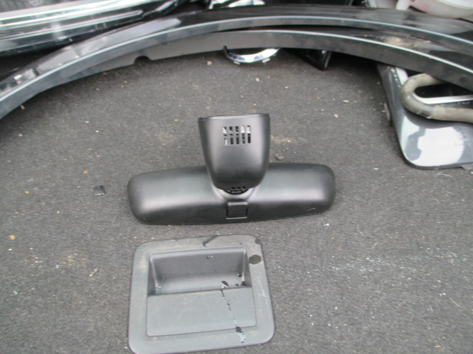 AUDI Q2 MK1 2020 INTERIOR REAR VIEW MIRROR & PLASTIC TRIM SURROUND 8S0857511L