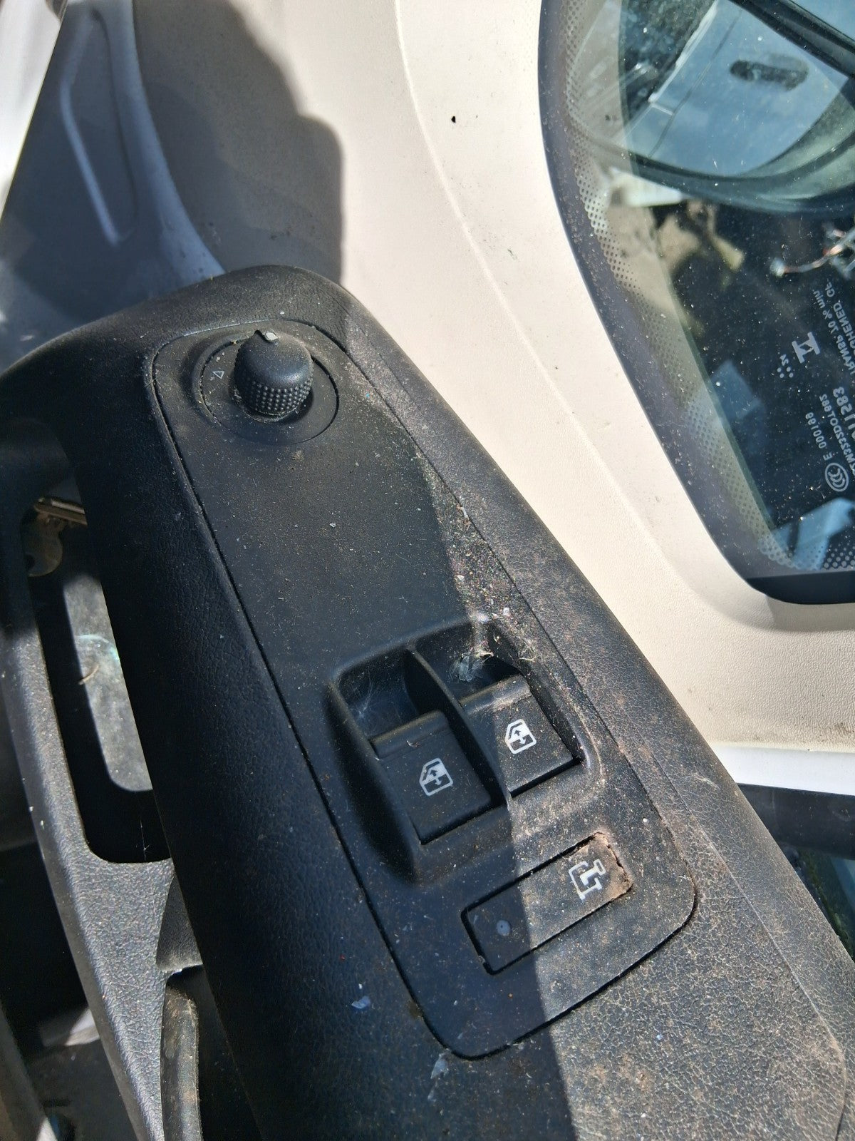 2024 PEUGEOT BOXER MK3 L3H2 OSF DRIVER SIDE FRONT WINDOW SWITCH
