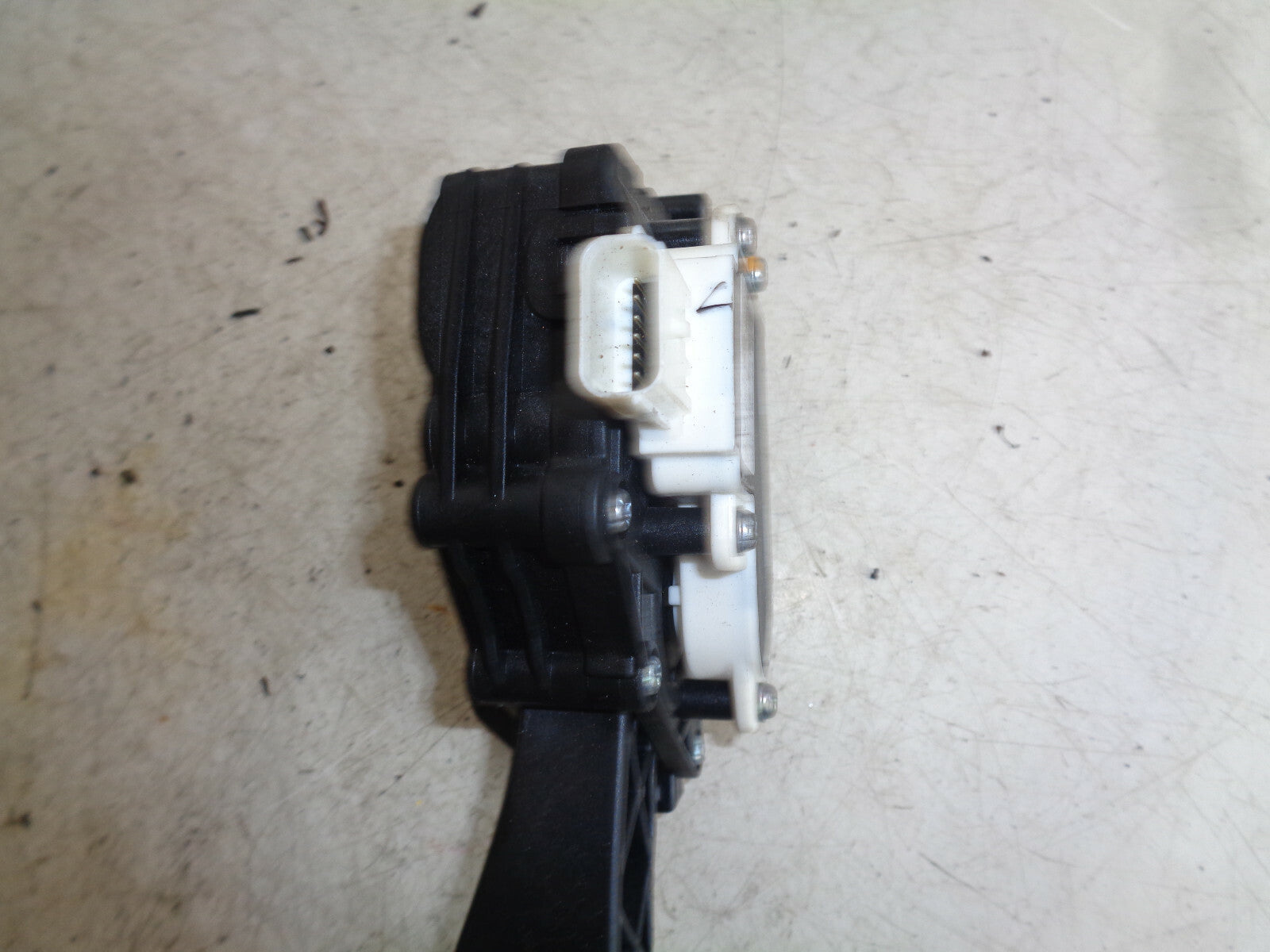 VAUXHALL VIVA 2018 1.0 PETROL MANUAL ACCELERATOR THROTTLE PEDAL 42361587