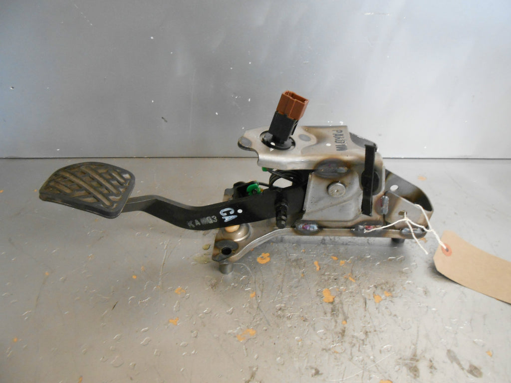NISSAN JUKE 2012 1.6 16V FOOT BRAKE PEDAL ASSEMBLY WITH SWITCH