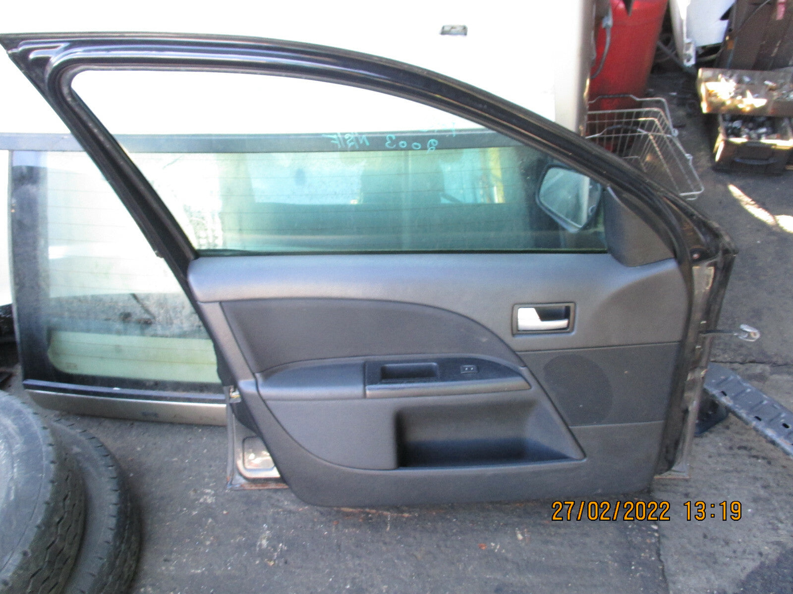 FORD MONDEO 2003 MK2 NSF FRONT PASSENGER SIDE COMPLETE DOOR BLACK